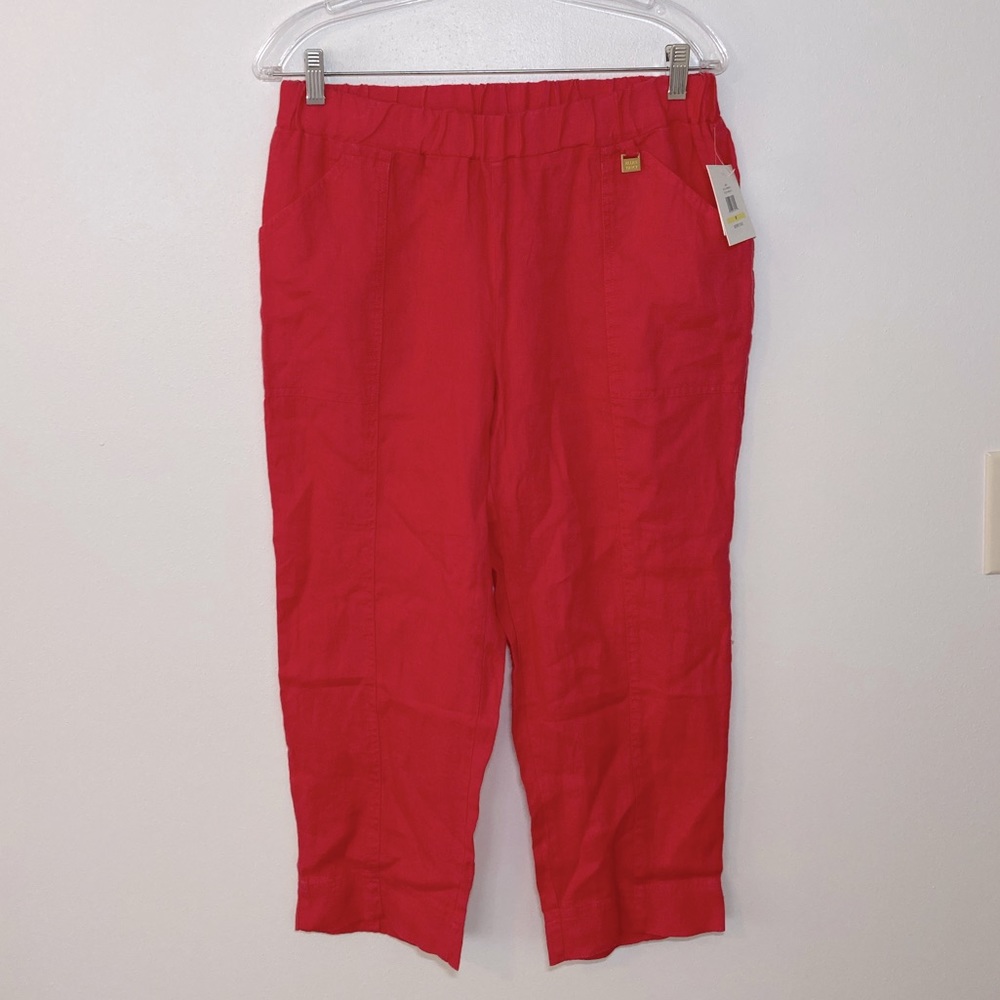 NWT Ellen Tracy Linen Capri Pant in color Hibiscus. Size Medium